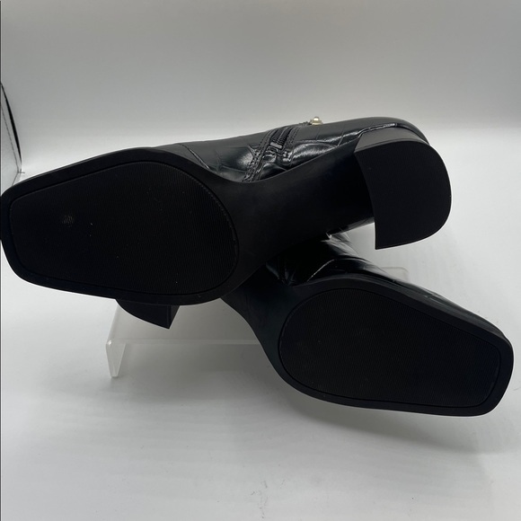 Nordstrom Rack Black Croc-Embossed ankle Boots block heel size 6 - Picture 7 of 7